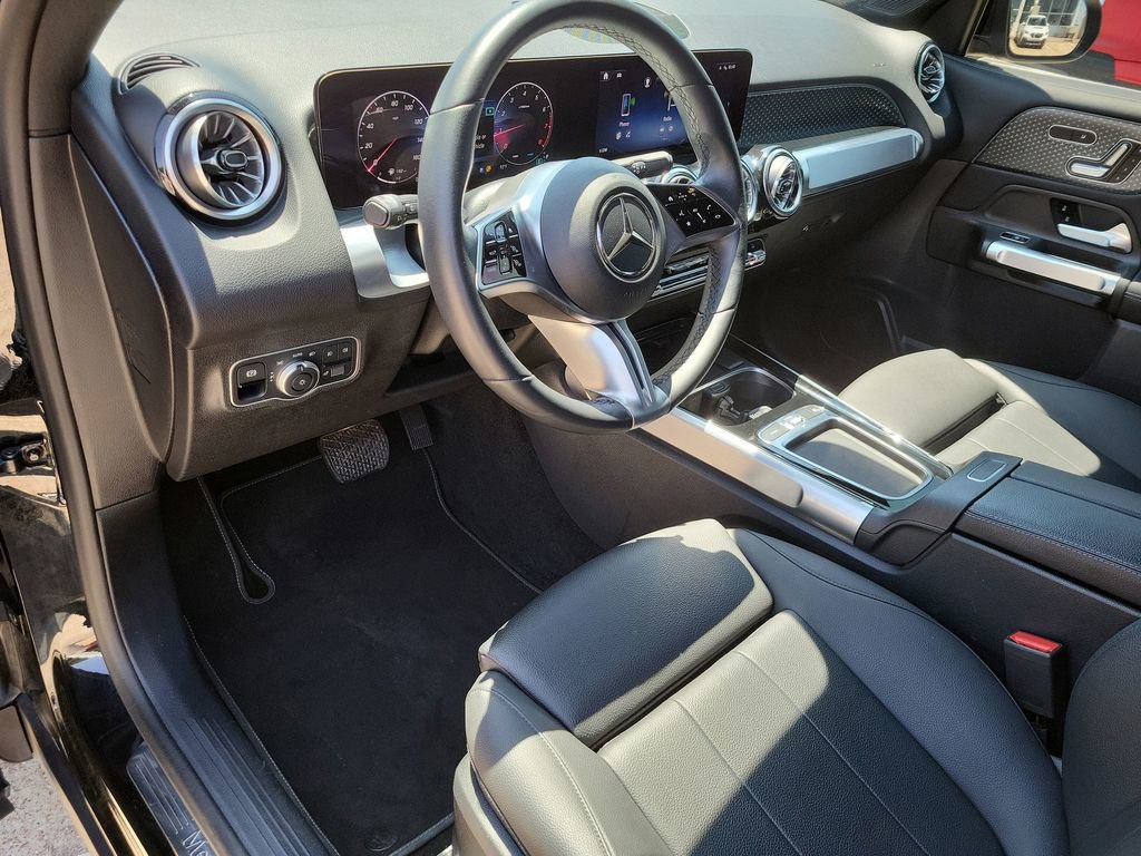 2024 Mercedes Benz GLB 250 photo 9