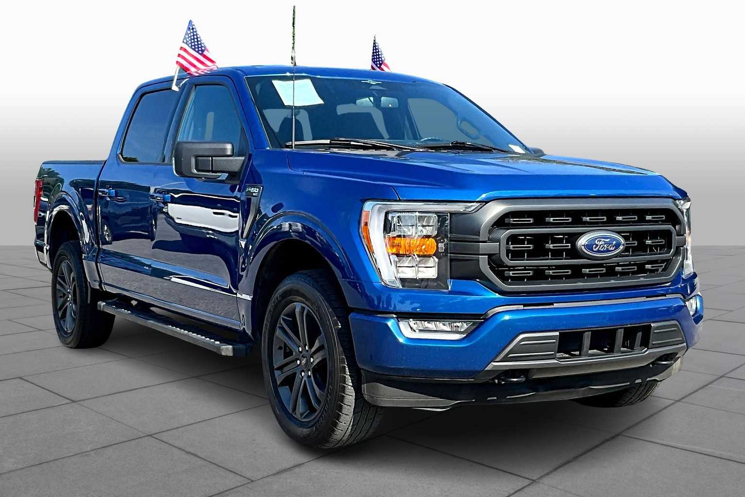 2023 Ford F-150 XLT photo 2