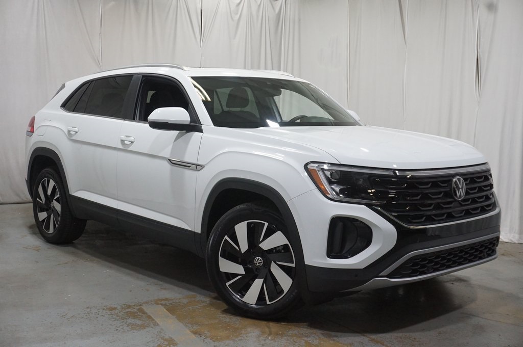 2025 Volkswagen Atlas Cross Sport SE Technology photo 3