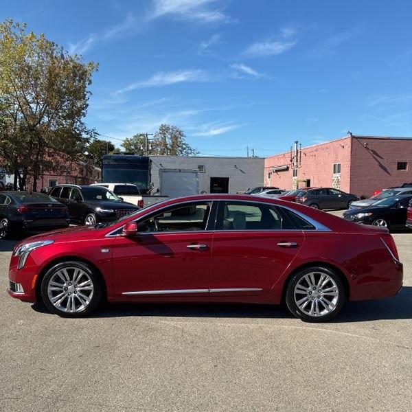 2018 Cadillac XTS Luxury photo 2