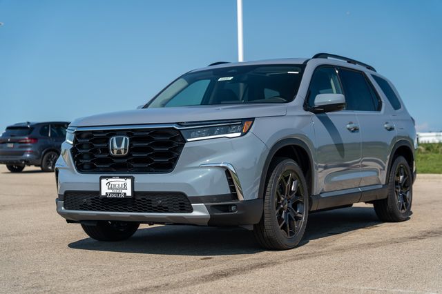 2025 Honda Pilot Touring photo 3