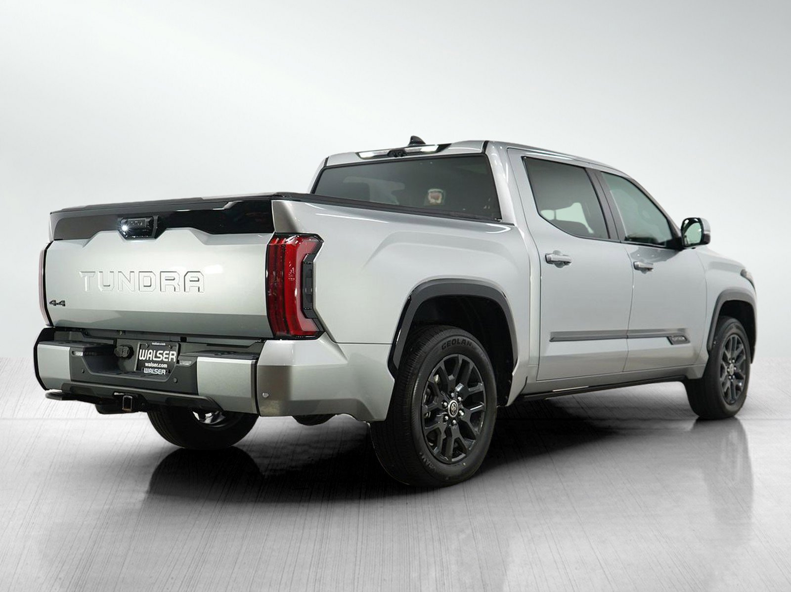 2023 Toyota Tundra Platinum CrewMax photo 4