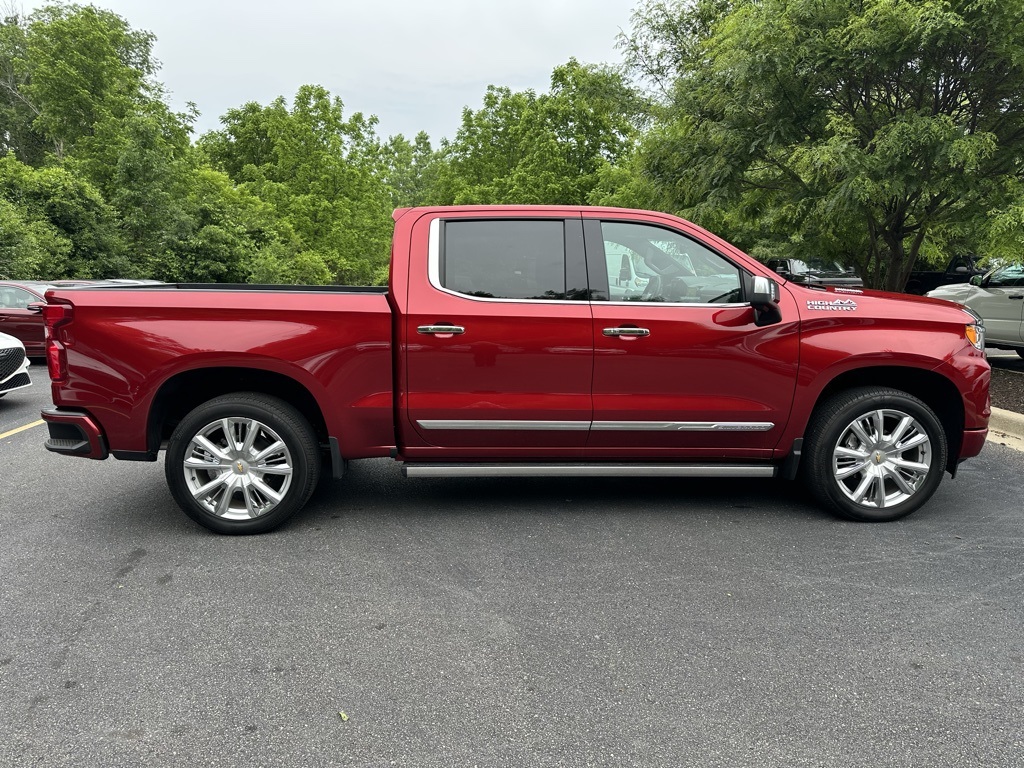2024 Chevrolet Silverado 1500 High Country photo 3