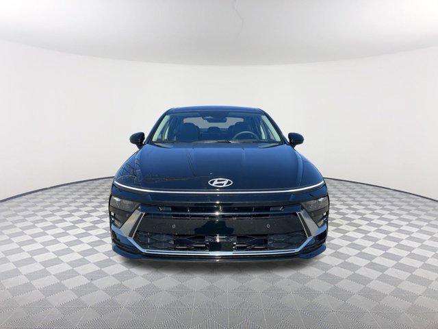 2025 Hyundai Sonata Hybrid Limited photo 2
