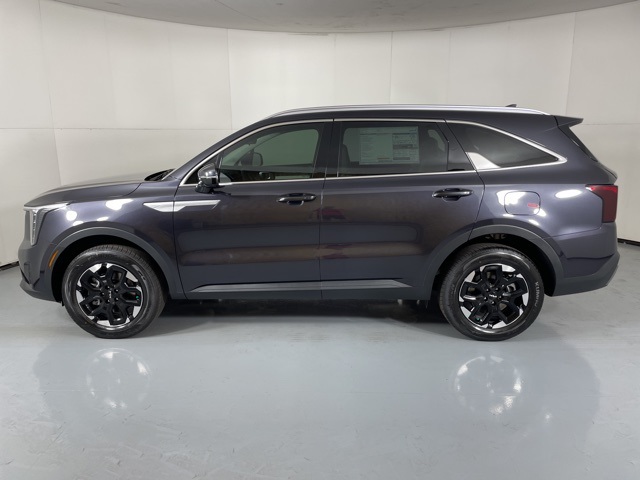 2025 Kia Sorento S photo 5