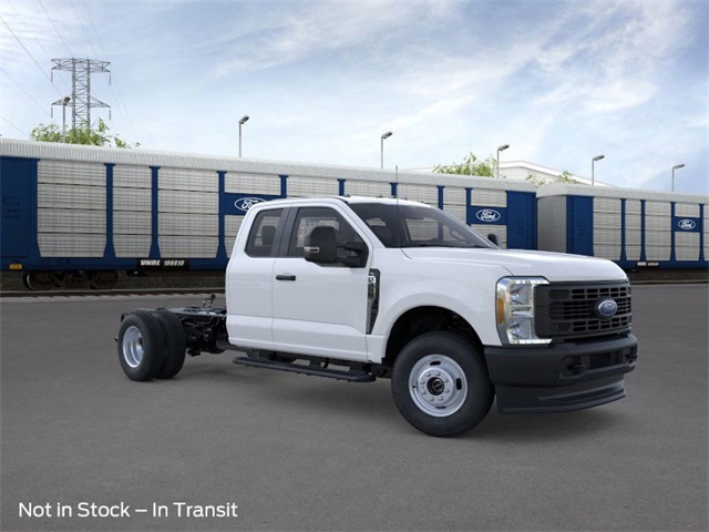 2025 Ford F-350 photo 5