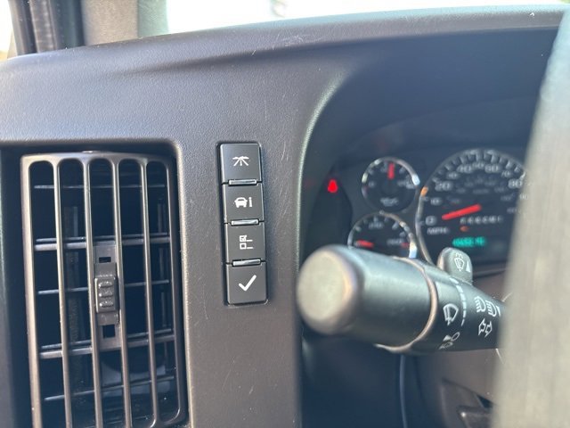2022 Gmc Savana Cargo 2500 photo 17