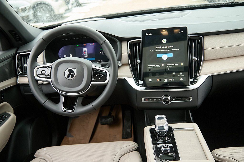 2026 VOLVO XC90 - Image 25