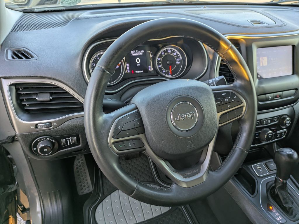 2020 Jeep Cherokee Latitude photo 11