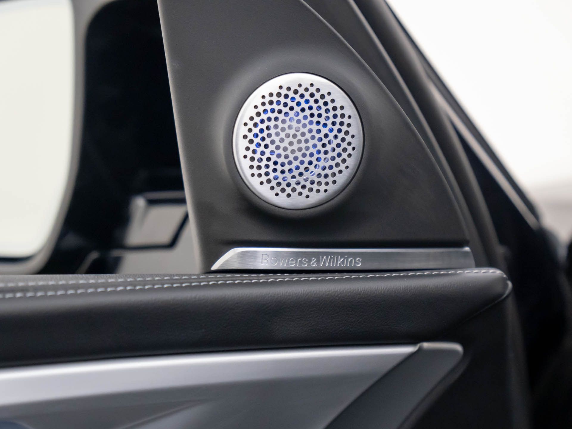 New 2025 Carbon Black Metallic BMW Base image 13
