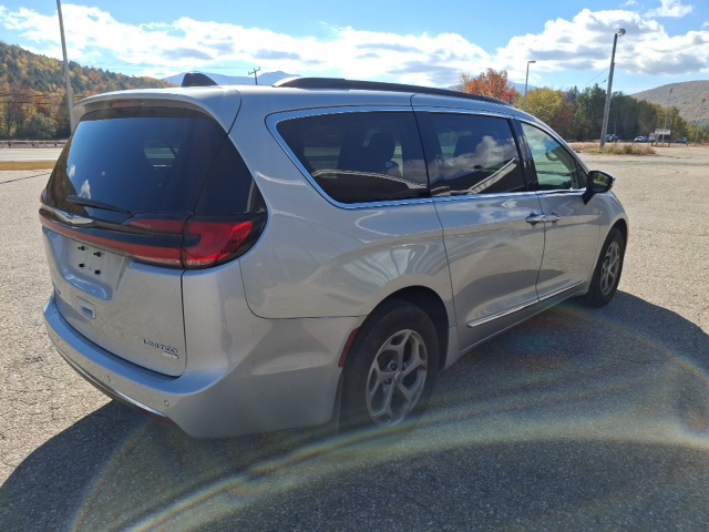 2023 Chrysler Pacifica Limited photo 3