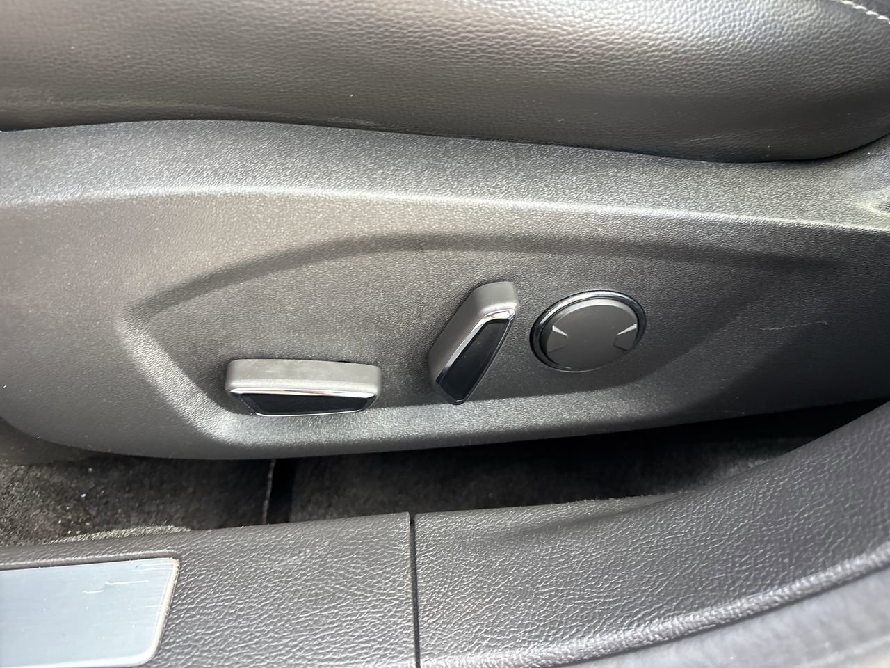 2014 Ford Fusion Titanium photo 18
