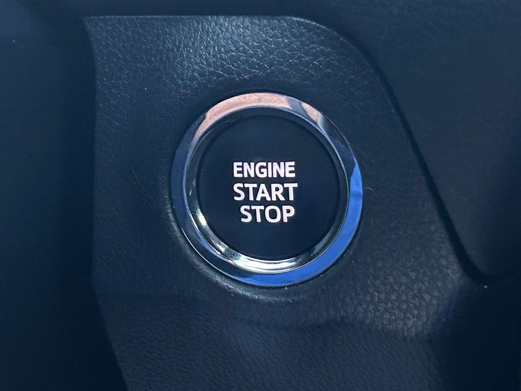 2024 Toyota RAV4 XLE photo 39