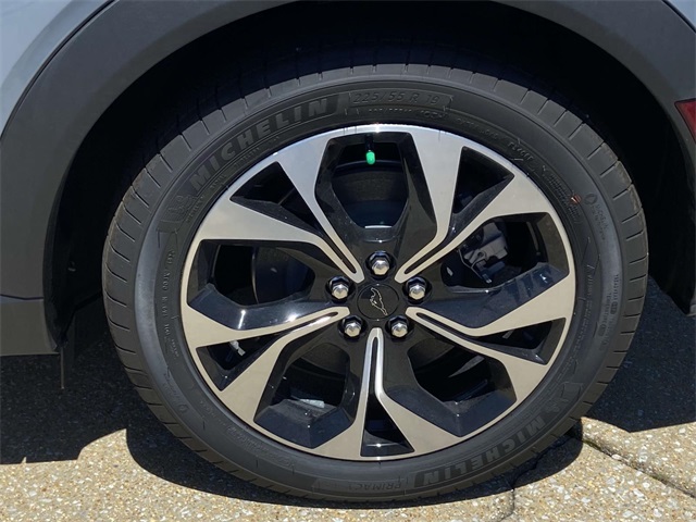2025 Ford Mustang Mach-E Select photo 8