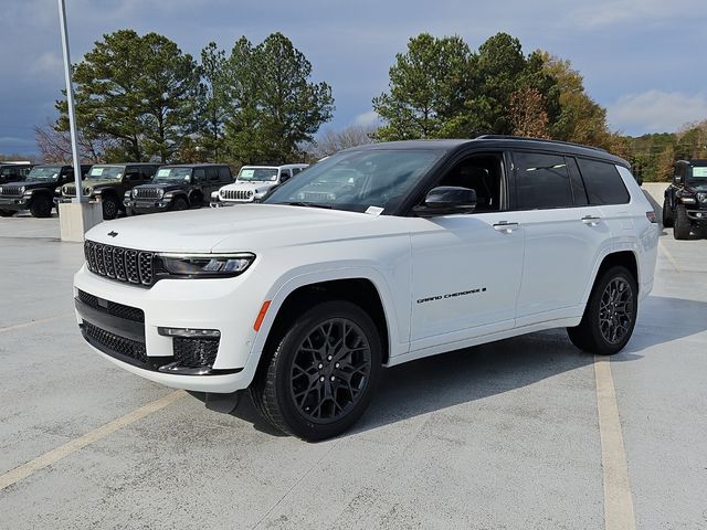 2025 Jeep Grand Cherokee L Summit photo 4