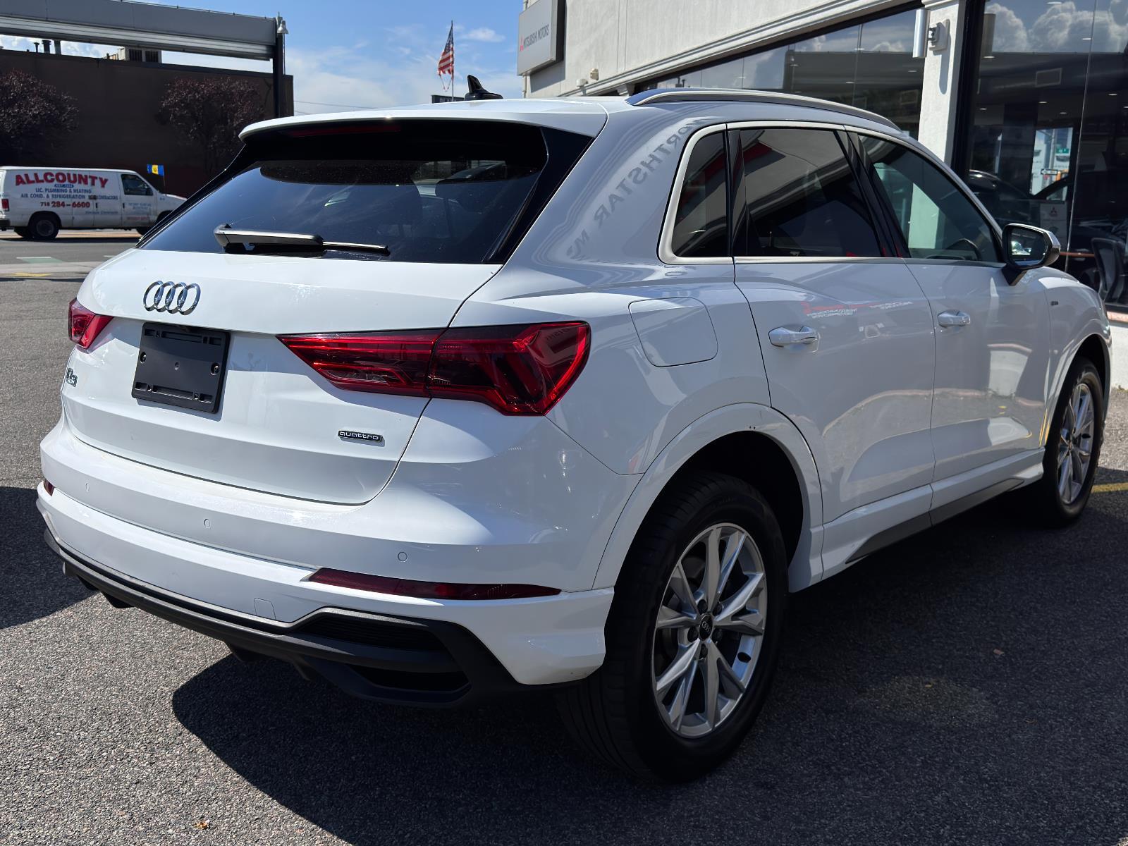2023 Audi Q3 S line Premium photo 3