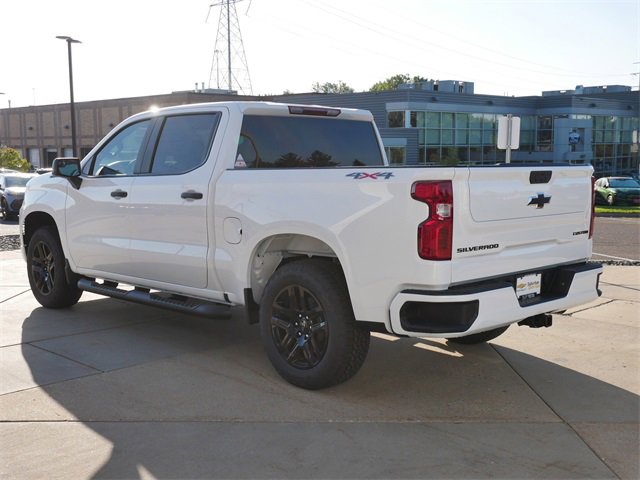 2026 Chevrolet Silverado 1500 Custom photo 3