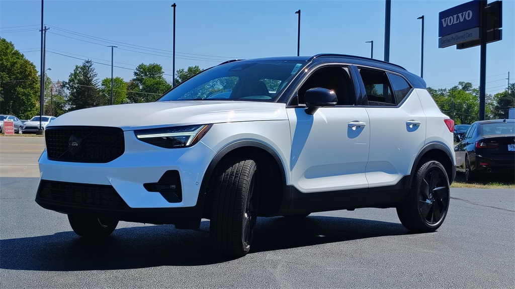 2026 Volvo XC40 photo 6
