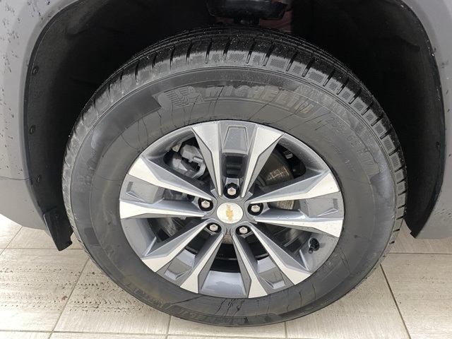 2025 Chevrolet Equinox LT photo 4