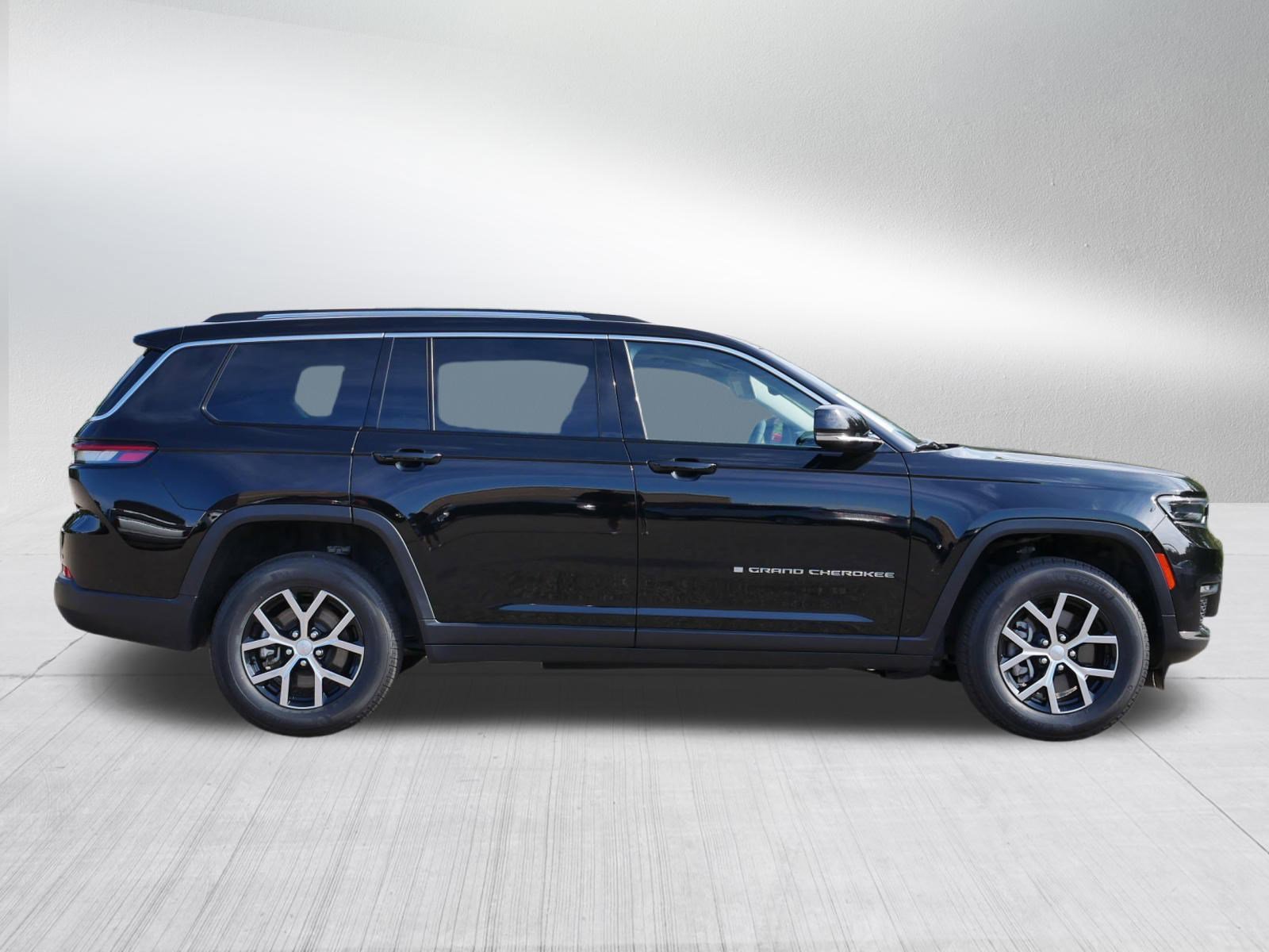 2023 Jeep Grand Cherokee Limited photo 7