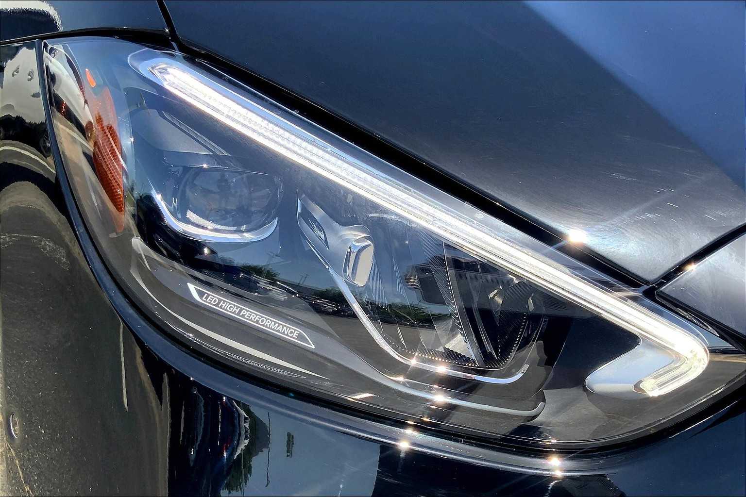 2025 Mercedes Benz C 300 4MATIC photo 20