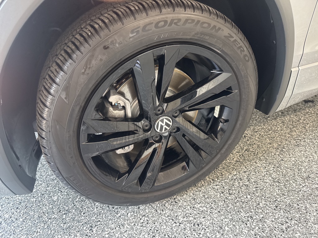 2024 Volkswagen Tiguan SE R-Line Black photo 7