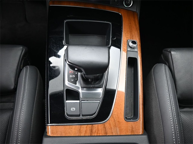 2023 Audi Q5 40 Premium Plus photo 4