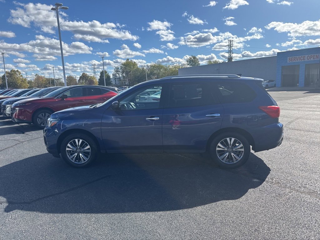 2019 Nissan Pathfinder SV photo 4