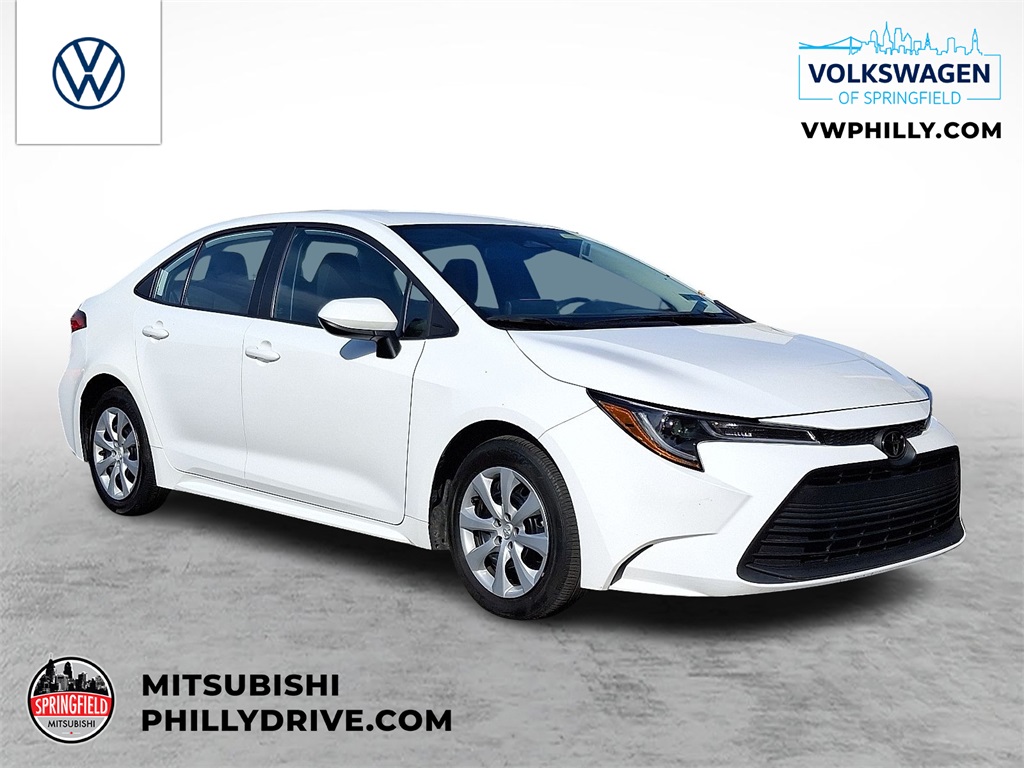 2024 Toyota Corolla LE's photo