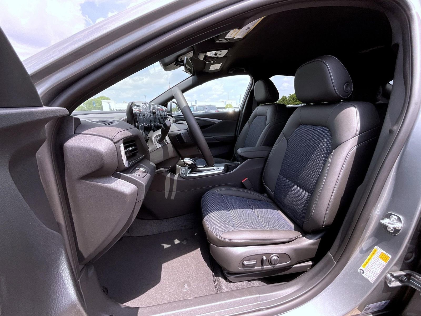 2025 Buick Envista Preferred photo 10