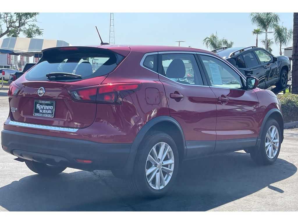 2017 Nissan Rogue Sport S photo 4