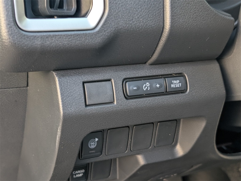 2026 Nissan Frontier Crew Cab SV photo 4