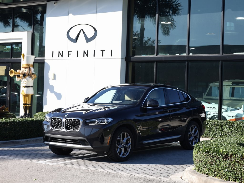 2025 BMW X4 30i's photo