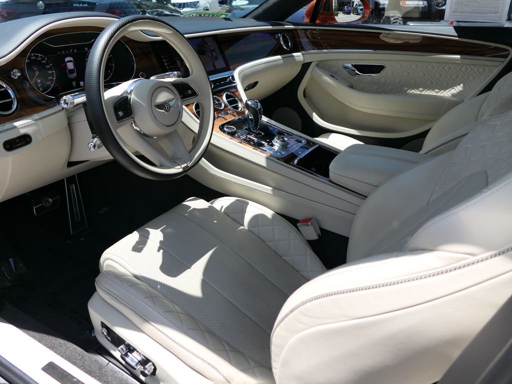 2022 Bentley Continental GT V8 photo 10