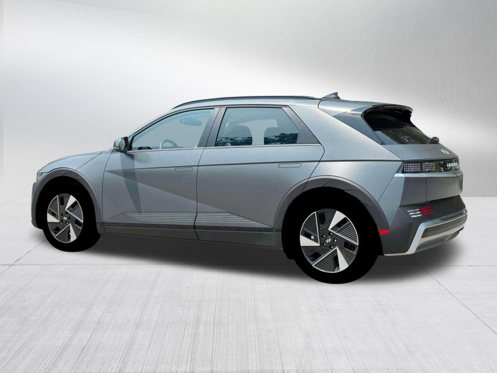 2025 Hyundai Ioniq 5 SEL photo 4