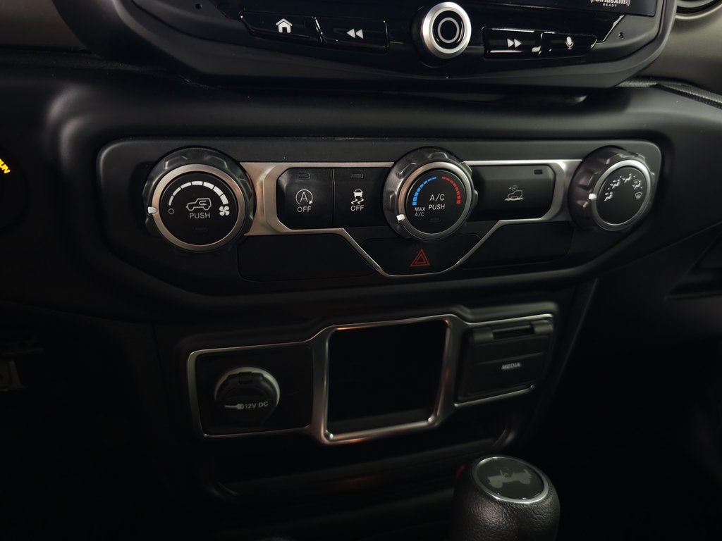 2021 JEEP WRANGLER - Image 23