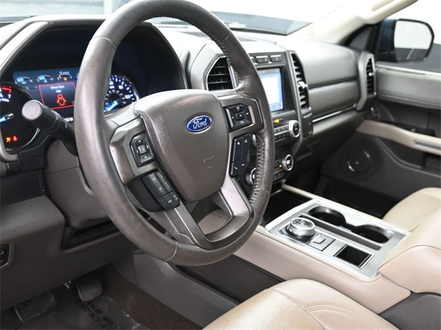 2019 Ford Expedition XLT photo 4