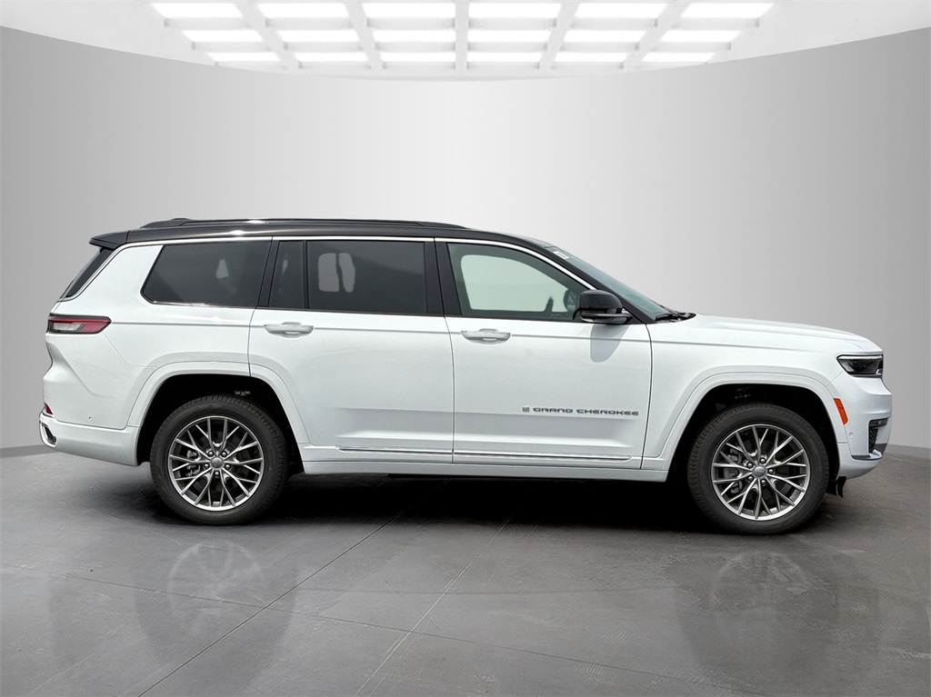 2025 Jeep Grand Cherokee L Summit photo 2
