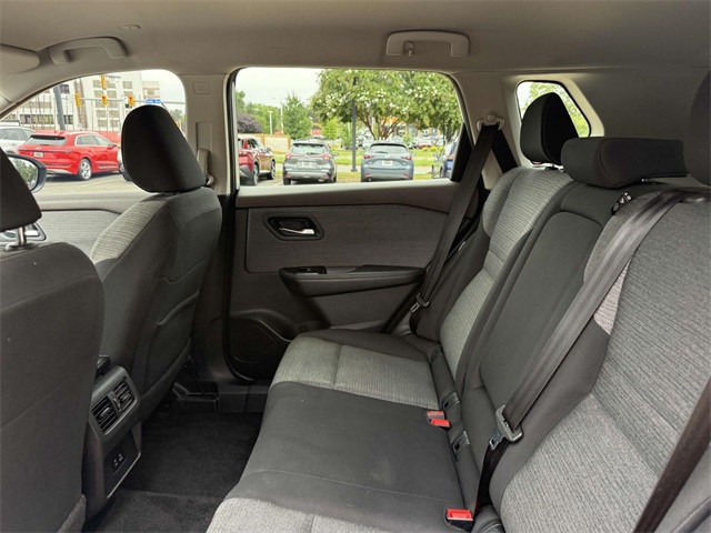 2023 Nissan Rogue SV photo 15