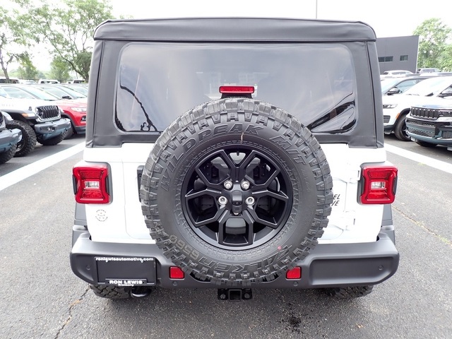 2025 Jeep Wrangler Willys photo 4