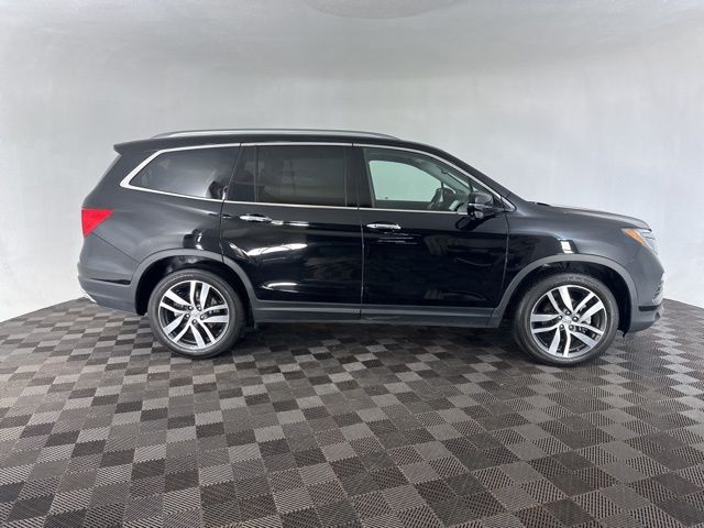 2017 Honda Pilot Touring photo 4