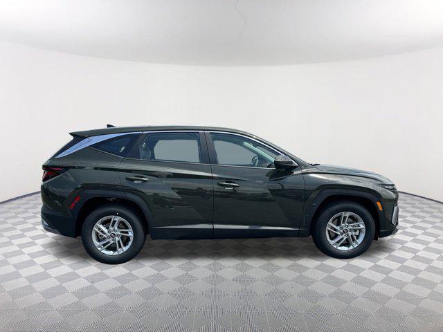 2025 Hyundai Tucson SE photo 3