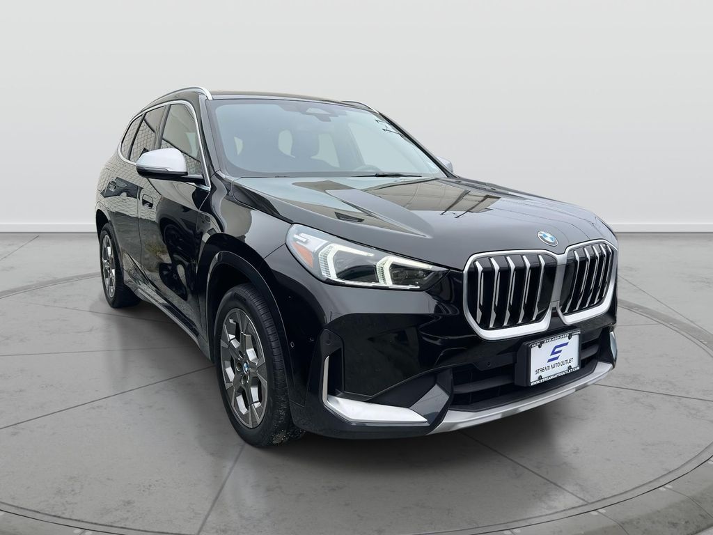 2023 BMW X1 28i's photo