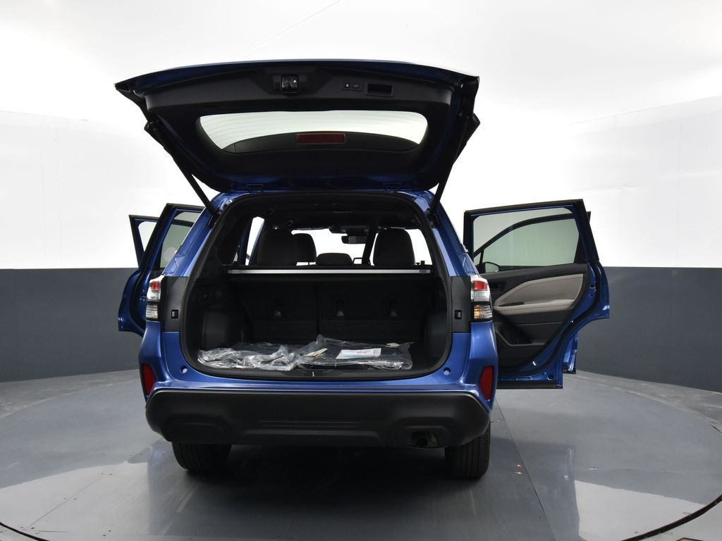 2025 Subaru Forester Premium photo 30