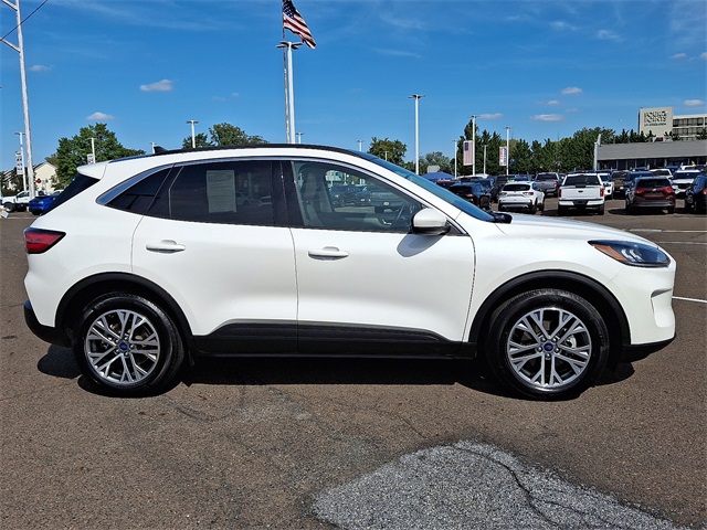 2022 Ford Escape SEL photo 5