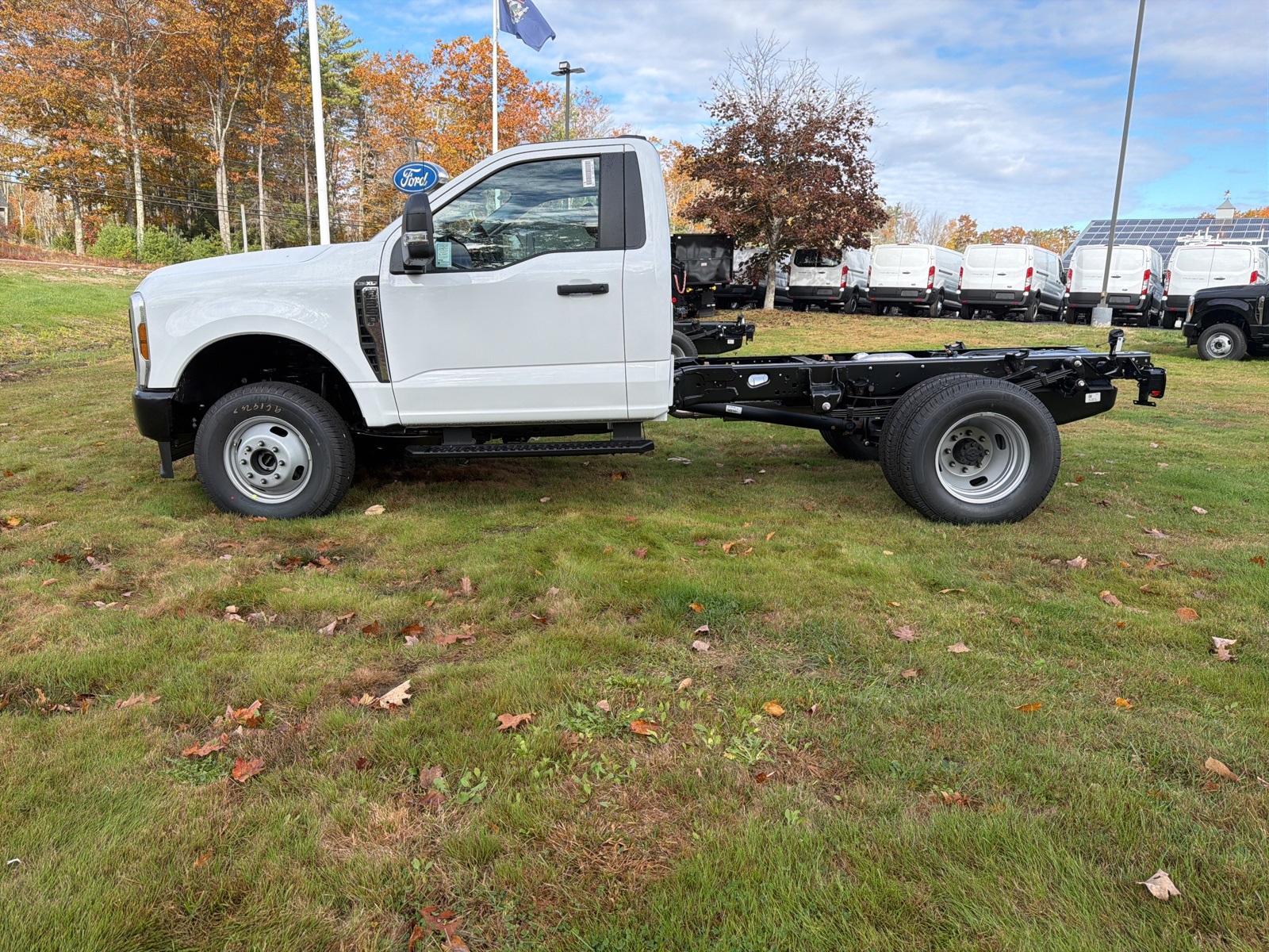 2026 Ford F-350 XL photo 4