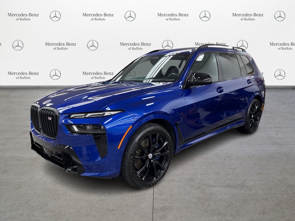 2023 BMW X7 M60i's photo