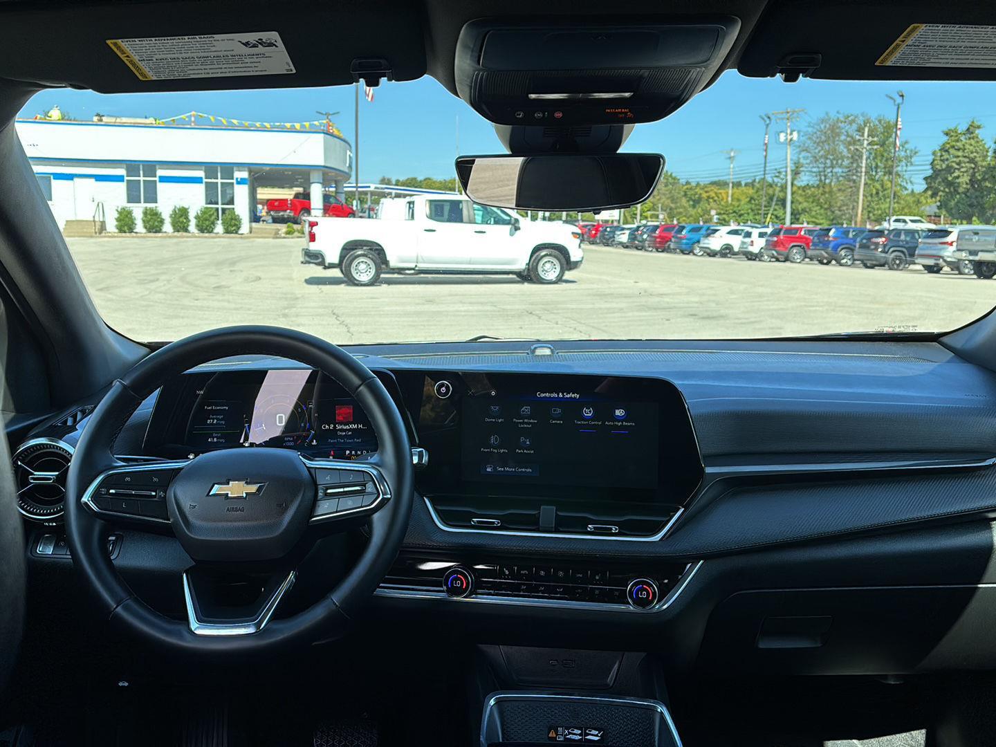 2025 Chevrolet Equinox LT photo 4