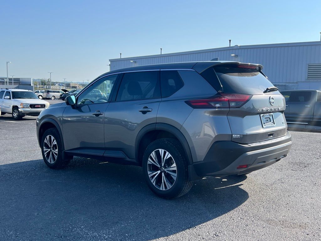 2021 Nissan Rogue SV photo 6