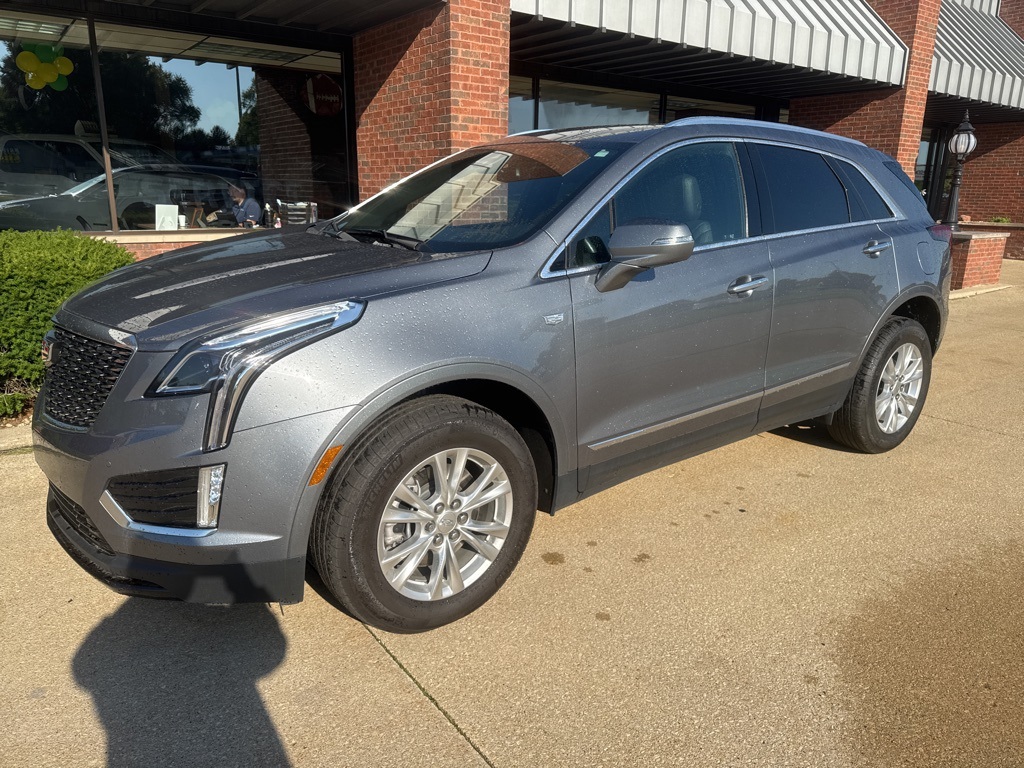 2022 Cadillac XT5 Luxury photo 2